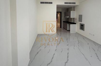 Apartment - Studio - 1 Bathroom for rent in Karama 1 Building - Al Karama - Dubai