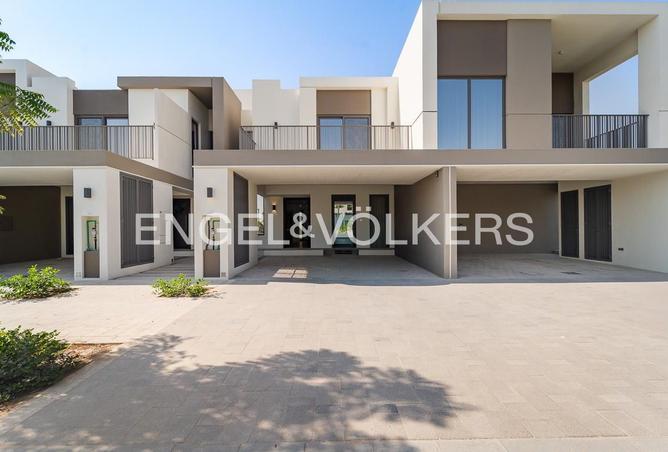 Exclusive | Close to Amenities | Genuine Listing