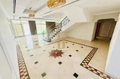 Villa - 5 Bedrooms - 5 Bathrooms for rent in Jumeirah 1 Villas - Jumeirah 1 - Jumeirah - Dubai