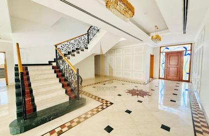 Villa - 5 Bedrooms - 5 Bathrooms for rent in Jumeirah 1 Villas - Jumeirah 1 - Jumeirah - Dubai