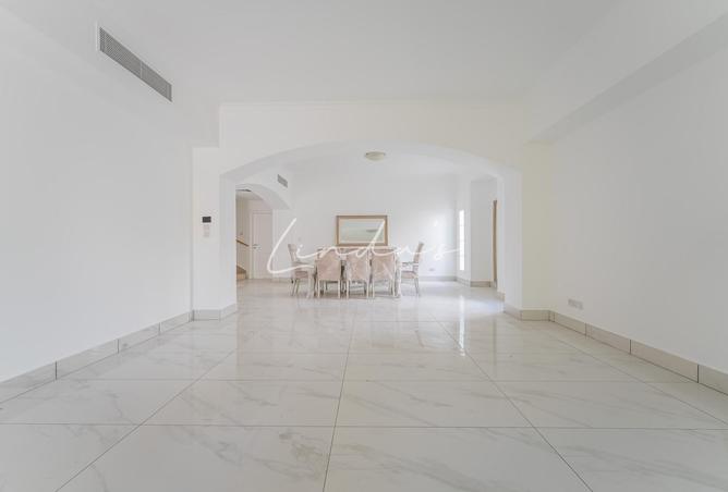 111842385 - Property Image 2