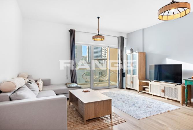 Upgraded l High Floor l Furnished photo 3