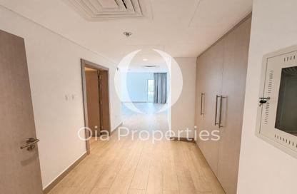 Apartment - Studio - 1 Bathroom for rent in Waters Edge - Yas Island - Abu Dhabi