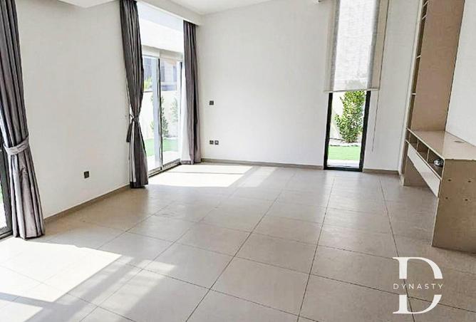 100836122 - Property Image 3
