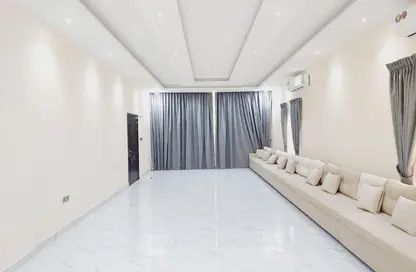 Apartment - 5 Bedrooms - 7 Bathrooms for rent in Al Mowaihat 3 - Al Mowaihat - Ajman