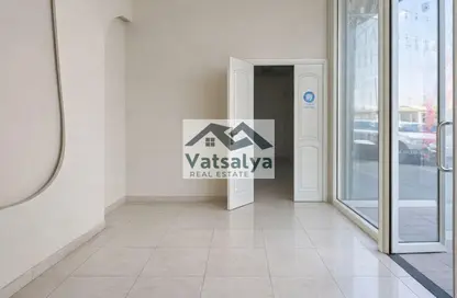 Retail - Studio - 1 Bathroom for rent in Remal Mall - Majan - Dubai Land - Dubai