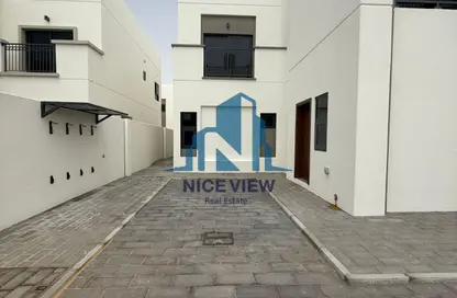 Apartment - 4 Bedrooms - 6 Bathrooms for rent in Fay Al Reeman II - Al Shamkha - Abu Dhabi