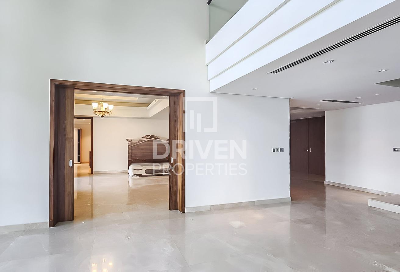 Well Maintained | Biggest Layout | Vacant photo 2
