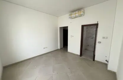 Apartment - Studio - 1 Bathroom for rent in Al Qulaya'ah - Al Sharq - Sharjah