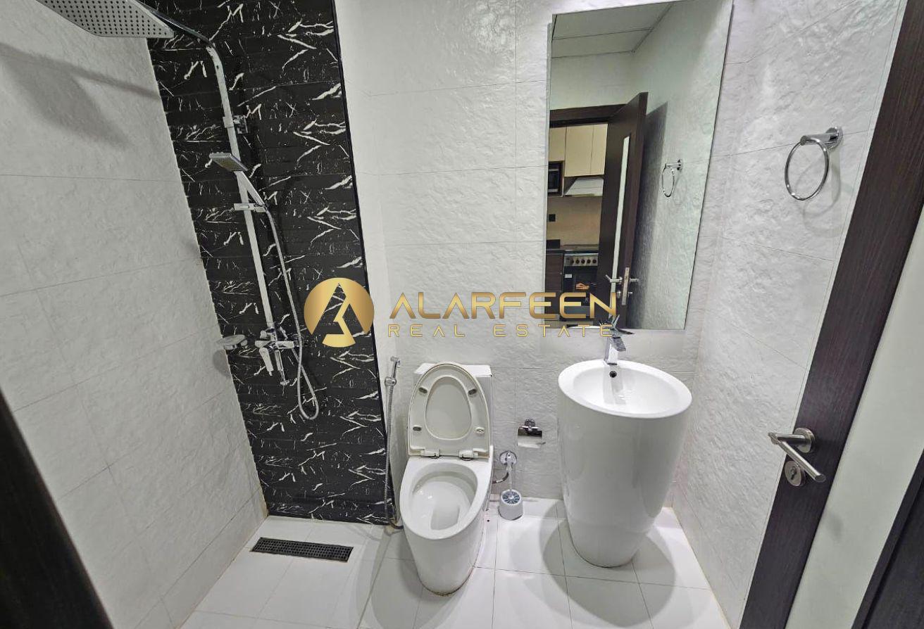 Upgraded Studio Apartment in Arjan with Balcony photo 11