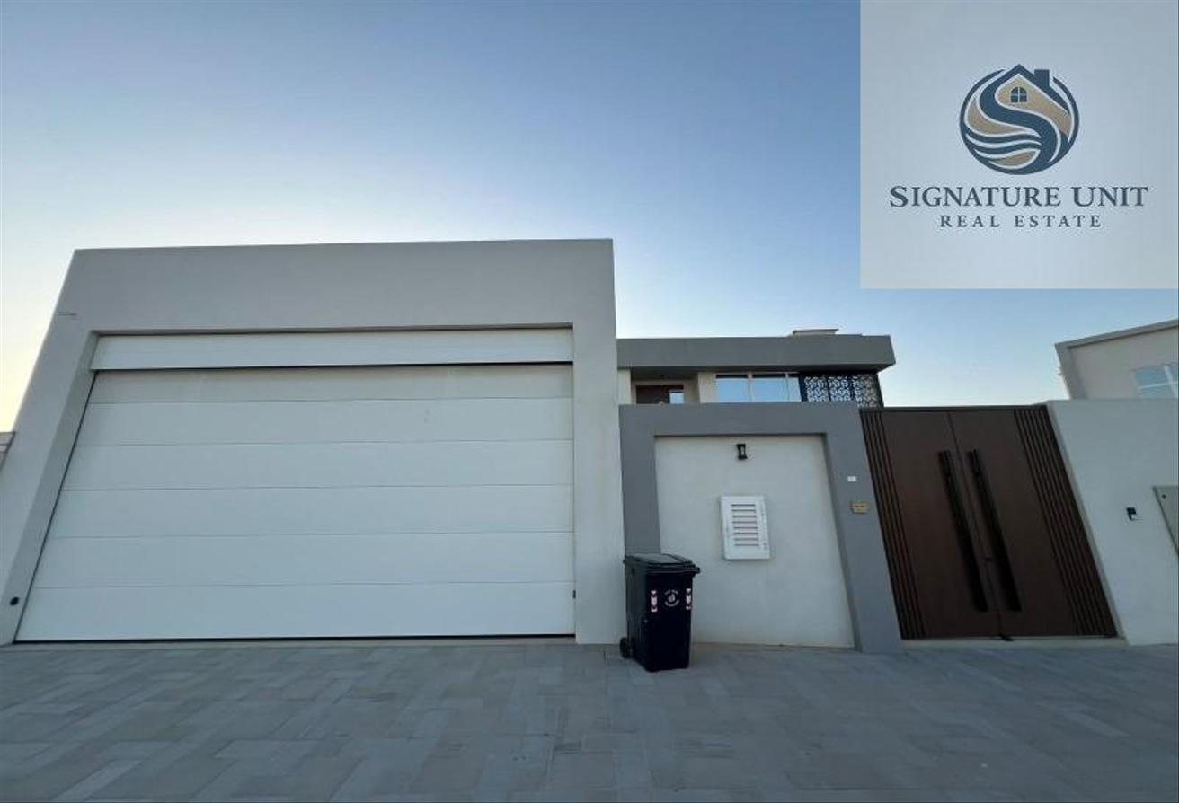 Brand new| 4BR Villa | Maid | pool | Ready To Move photo 18