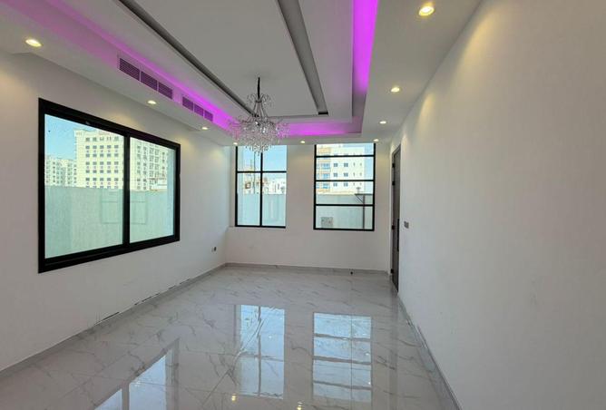 73164027 - Property Image 3