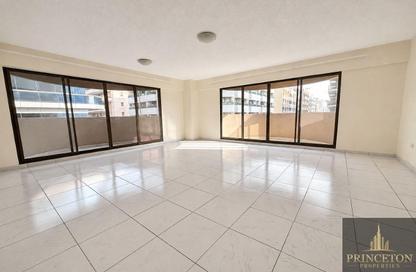 Apartment - 3 Bedrooms - 2 Bathrooms for rent in Silver Sands 1 - Al Mankhool - Bur Dubai - Dubai