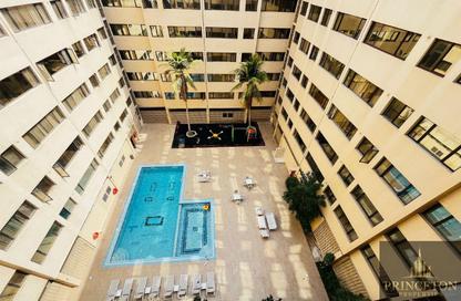 Apartment - 3 Bedrooms - 2 Bathrooms for rent in Silver Sands 1 - Al Mankhool - Bur Dubai - Dubai