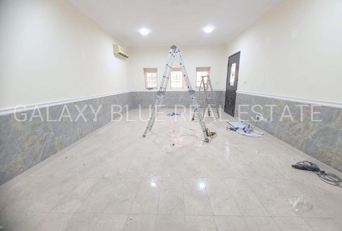 90061030 - Property Image 2