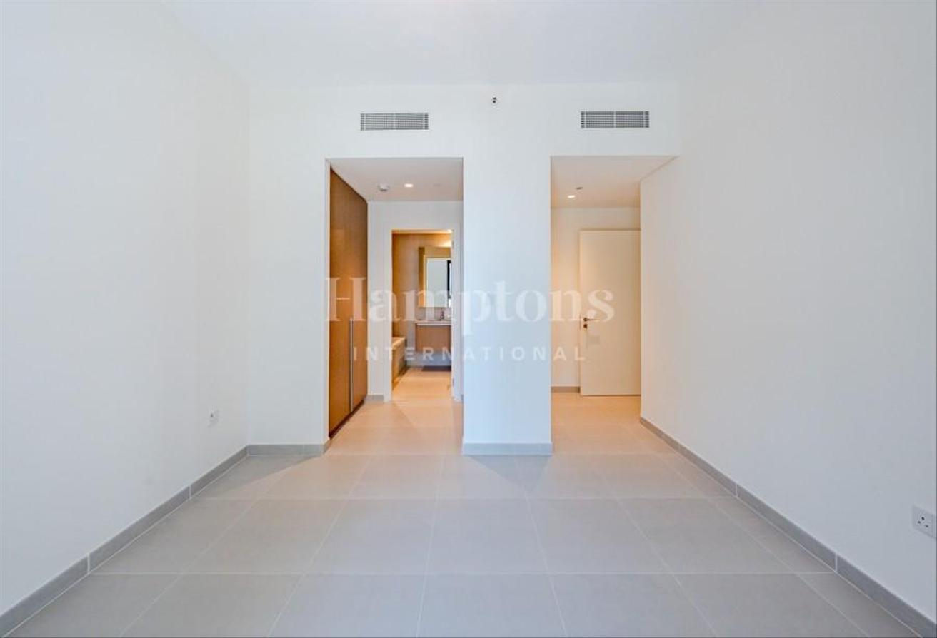 Mid Floor | Property Managed | Spacious photo 3