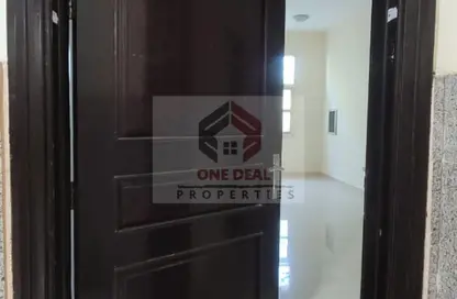 شقة - 3 غرف نوم - 3 حمامات للايجار في المطارد - العين