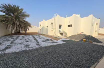 Villa - 4 Bedrooms - 6 Bathrooms for rent in Al Nouf 1 - Al Nouf - Sharjah