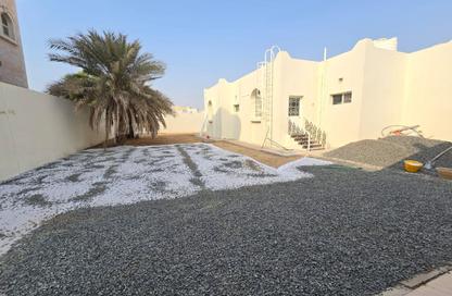 Villa - 4 Bedrooms - 6 Bathrooms for rent in Al Nouf 1 - Al Nouf - Sharjah