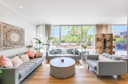 Villa - 6 - 6 for rent in District 9 - Jumeirah Village Triangle - Dubai Villa - 6 - 6 for rent in District 9 - Jumeirah Village Triangle - Dubai