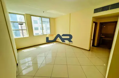 شقة - غرفة نوم - 2 حمامات للايجار في شعبية 9 - شعبية - مصفح - أبوظبي