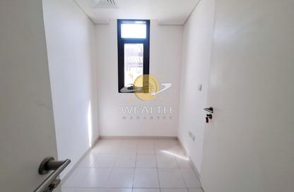 Townhouse - 2 - 4 for rent in Nasma Residence - Al Tai - Sharjah