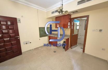 Apartment - Studio - 1 Bathroom for rent in Muwailih Building - Muwaileh - Sharjah