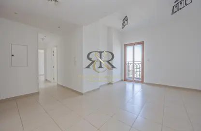 Apartment - 2 Bedrooms - 2 Bathrooms for rent in Zahra Breeze Apartments 4A - Zahra Breeze Apartments 4 - Zahra Breeze Apartments - Town Square - Dubai