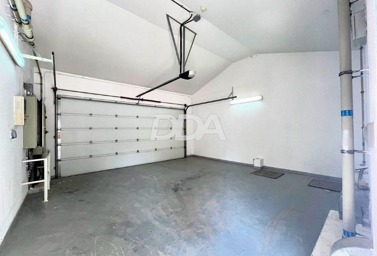 NEWLY FURNISHED | IMMACULATE | MOVE-IN READY photo 30