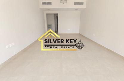 Apartment - 2 Bedrooms - 2 Bathrooms for rent in Al Khan - Sharjah