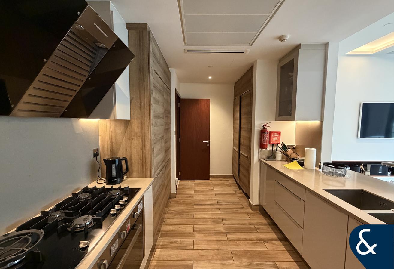 4 Bedroom | Unfurnished | Marina View photo 4