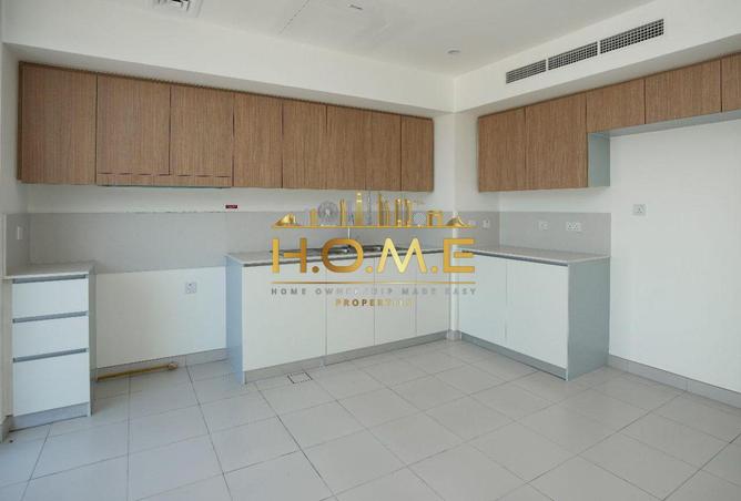 98692081 - Property Image 3