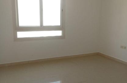 Apartment - 3 Bedrooms - 3 Bathrooms for rent in Al Khan Corniche - Al Khan - Sharjah