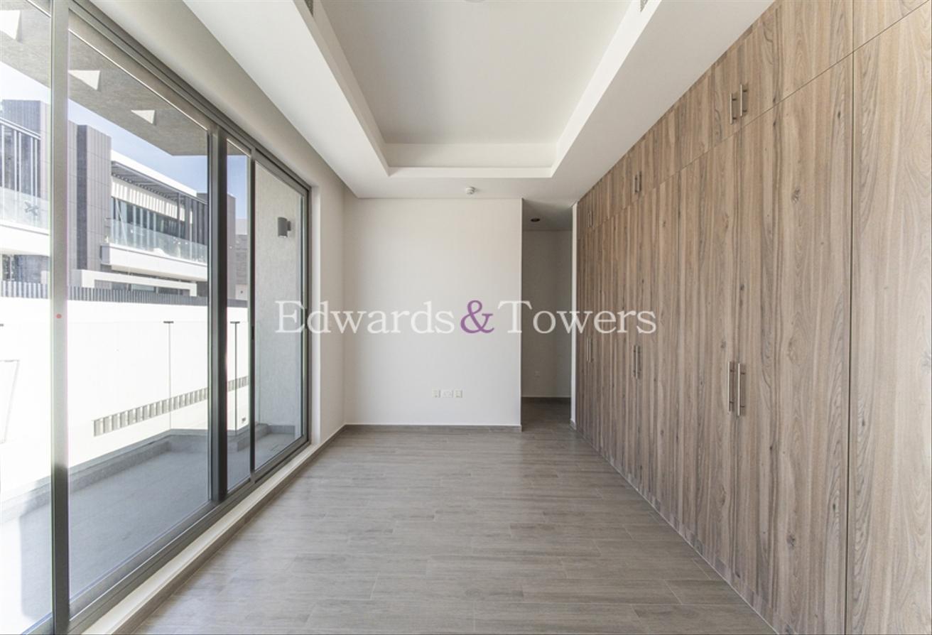Private Pool | Elevator| Large Layout | Vacant photo 8