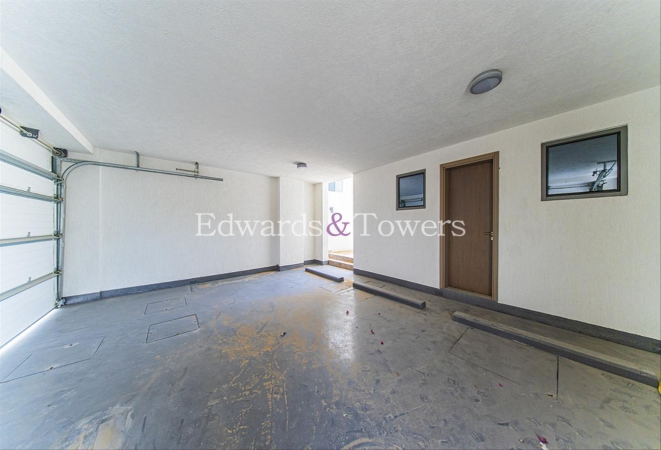 Private Pool | Elevator| Large Layout | Vacant photo 4