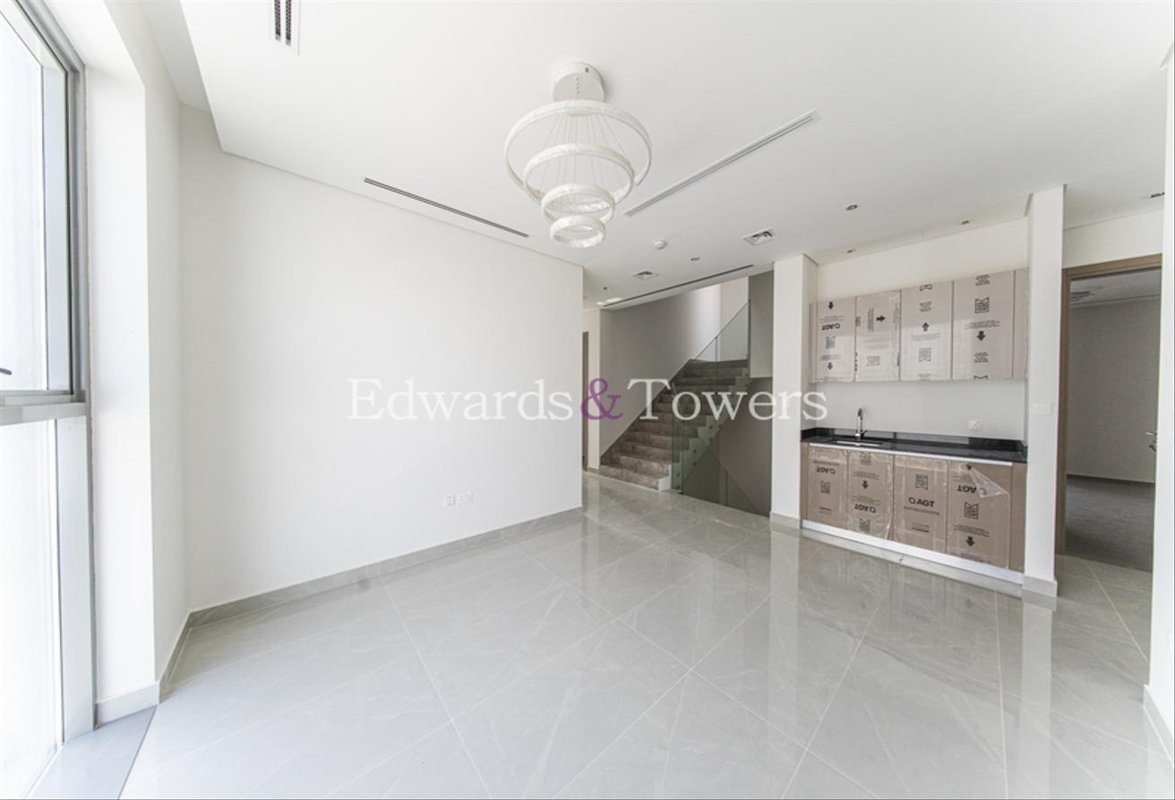 Private Pool | Elevator| Large Layout | Vacant photo 5