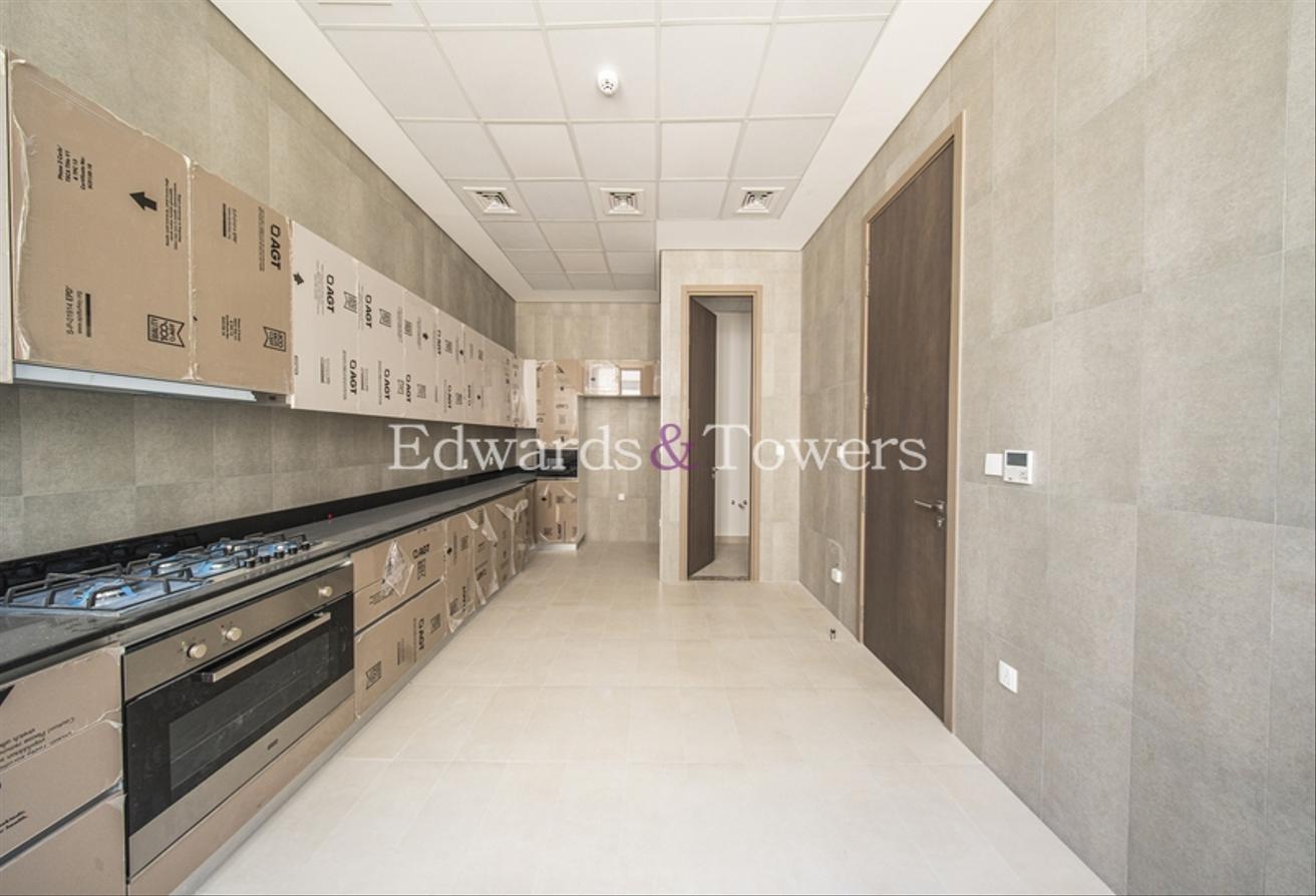 Private Pool | Elevator| Large Layout | Vacant photo 12