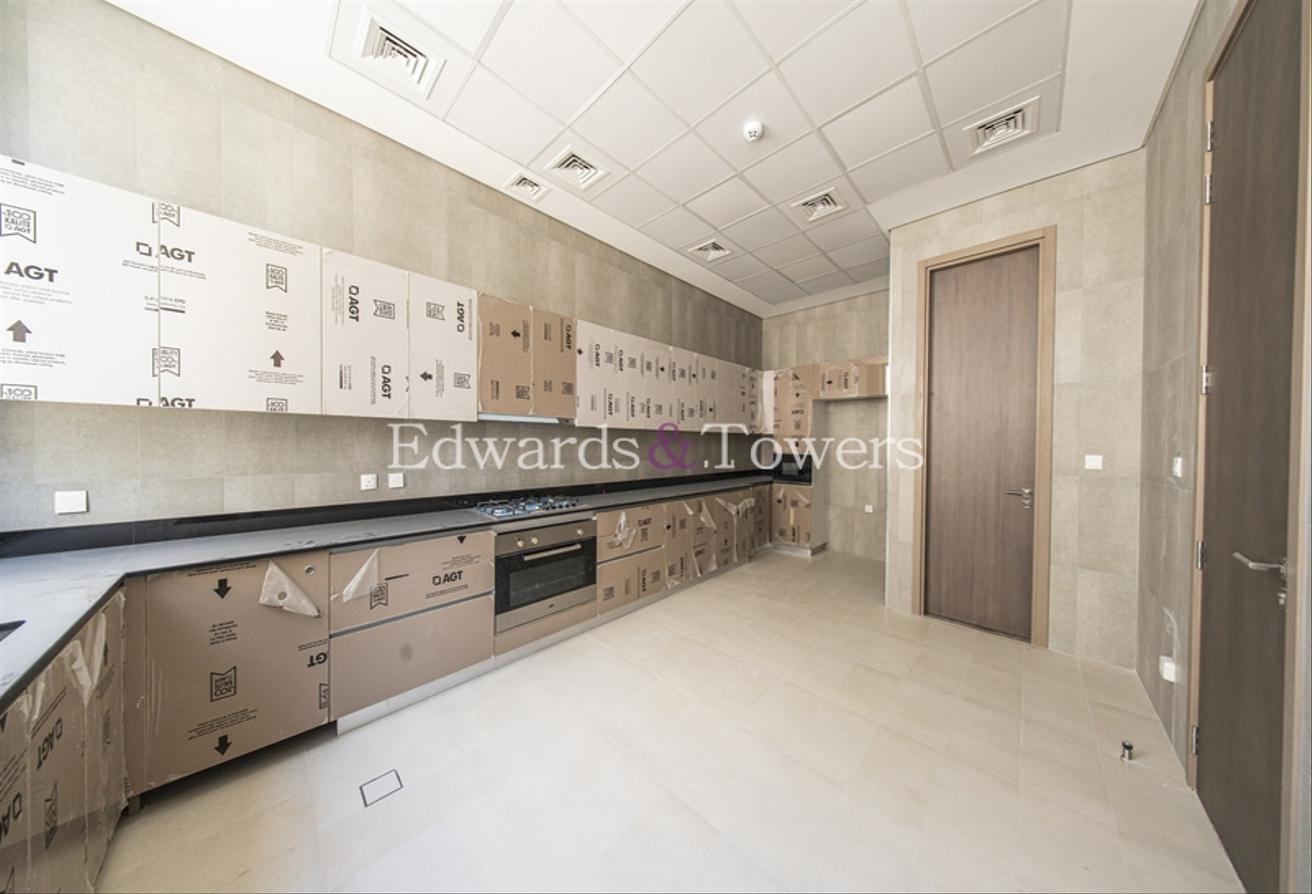 Private Pool | Elevator| Large Layout | Vacant photo 11