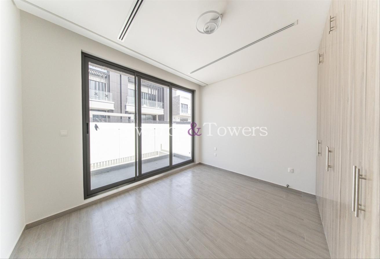 Private Pool | Elevator| Large Layout | Vacant photo 9