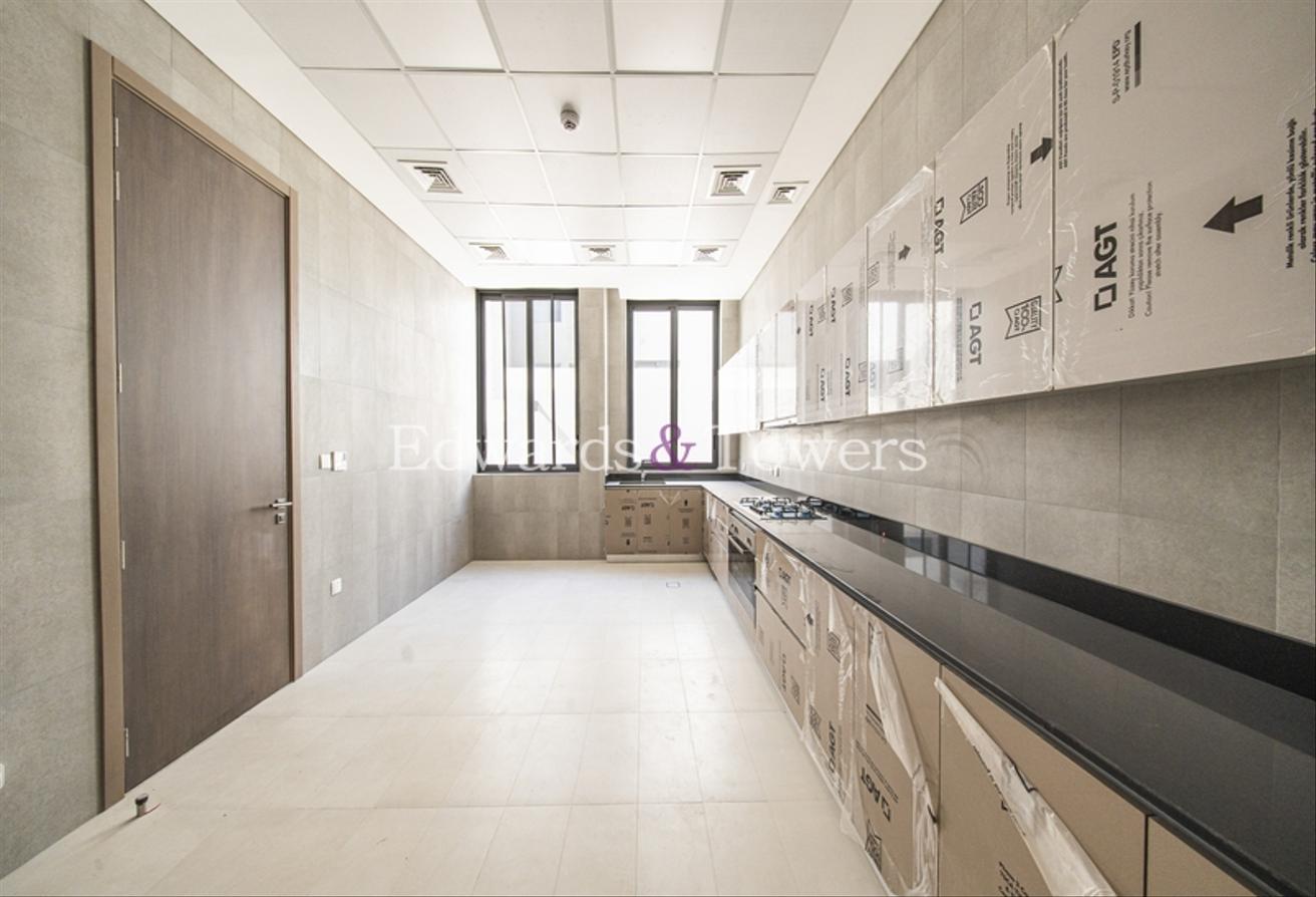 Private Pool | Elevator| Large Layout | Vacant photo 13
