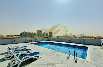 شقة - غرفة نوم - 2 حمامات للايجار في منخول - بر دبي - دبي