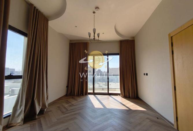 114601902 - Property Image 3