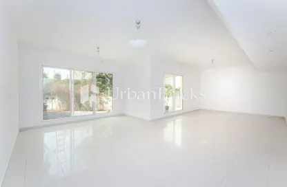 Villa - 3 Bedrooms - 4 Bathrooms for rent in Umm Suqeim 2 Villas - Umm Suqeim 2 - Umm Suqeim - Dubai