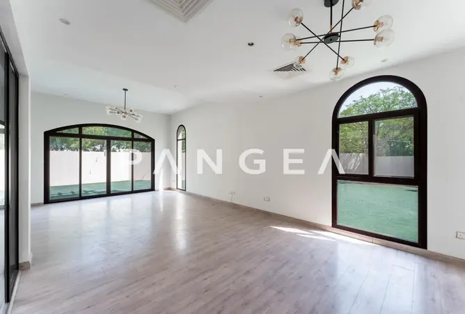 155519301 - Property Image 3