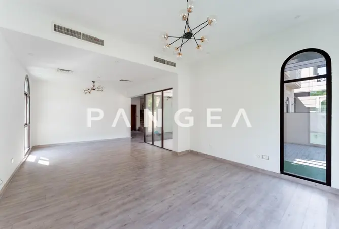 155519301 - Property Image 2