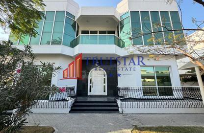 Villa - 5 Bedrooms - 6 Bathrooms for rent in Umm Suqeim 1 Villas - Umm Suqeim 1 - Umm Suqeim - Dubai Villa - 5 Bedrooms - 6 Bathrooms for rent in Umm Suqeim 1 Villas - Umm Suqeim 1 - Umm Suqeim - Dubai