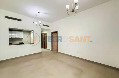 شقة - غرفة نوم - 2 حمامات للايجار في مبنى مرموق - المدينة العالمية المرحلة 2 - 4 الورسان - الورسان - دبي