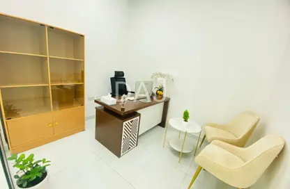 Office Space - Studio - 1 Bathroom for rent in Red Avenue - Al Garhoud - Dubai