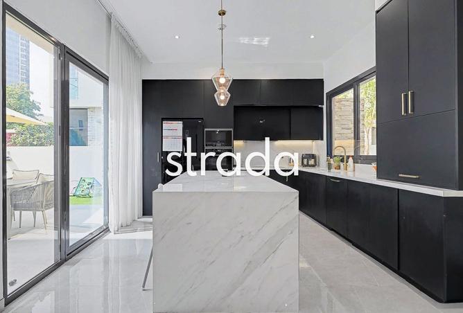 Rare to Market | Upgraded THH | Playroom & Office — photo 3