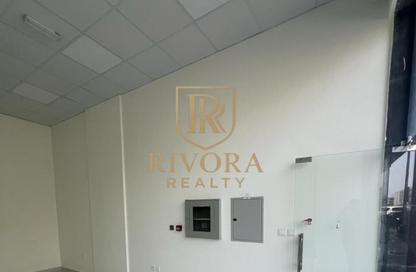 Shop - Studio - 1 Bathroom for rent in Al Karama - Dubai